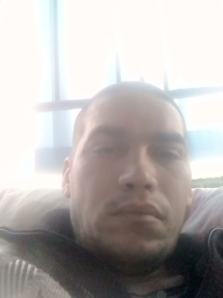  14283837  Denis, 41 ,    