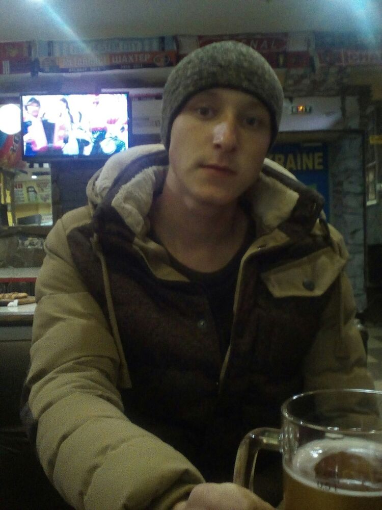  9292427  Denis, 33 ,    