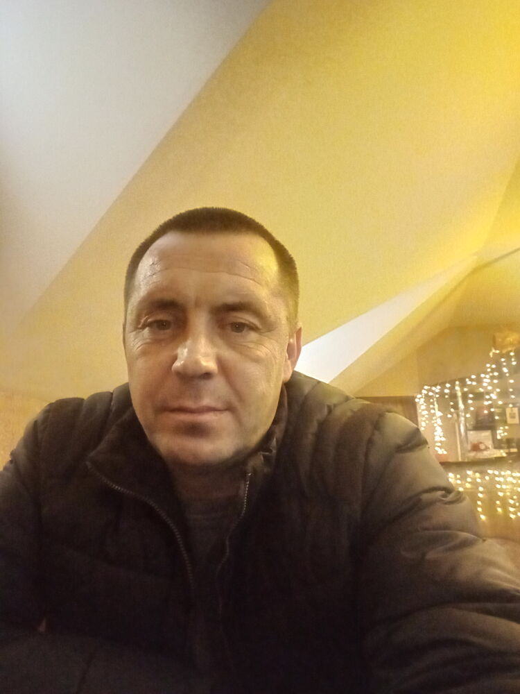  22774947  Denis, 43 ,    