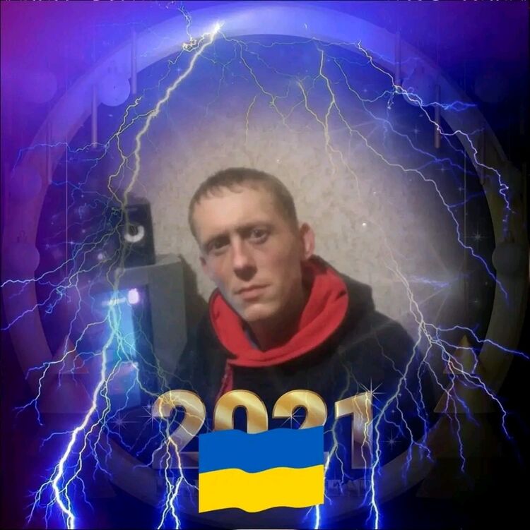  33261397  Sergej, 39 ,    