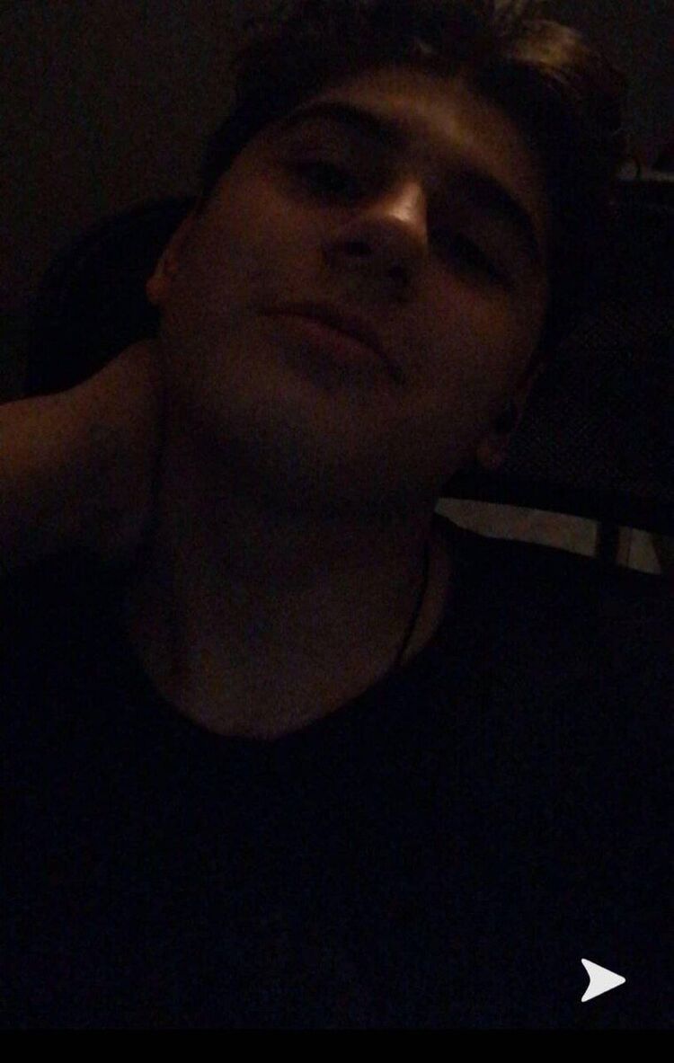  21947437  Polat, 23 ,    