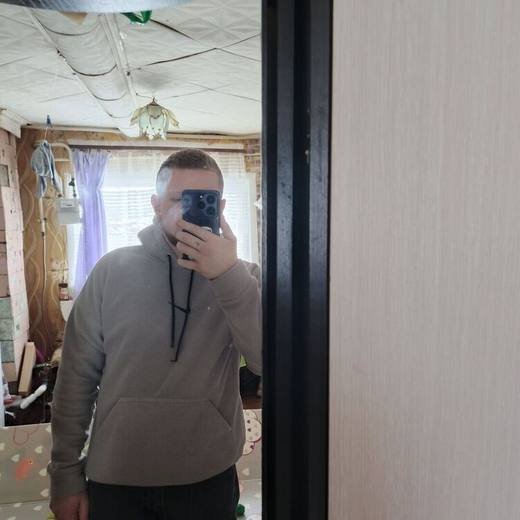  48310957  Alekseevich, 25 ,    