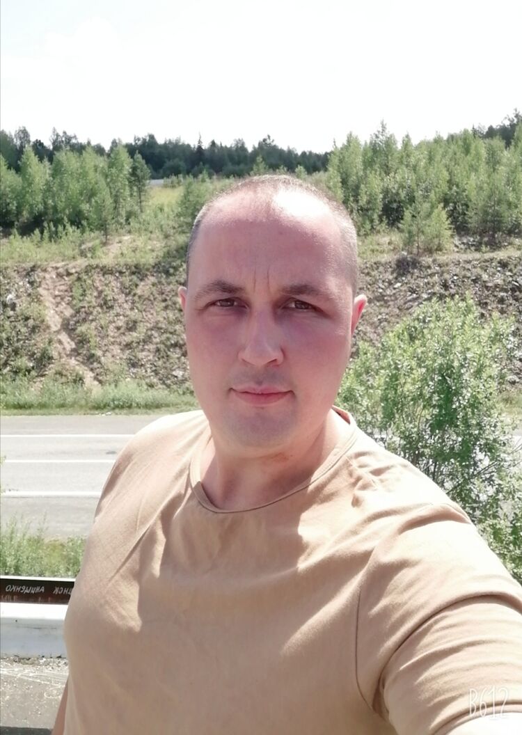  28944927  Vladimir, 37 ,    