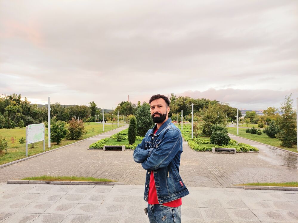  ,   Reza, 35 ,   ,   