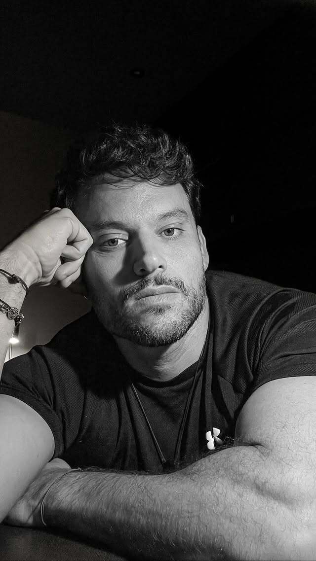  53935027  , 35 ,    -