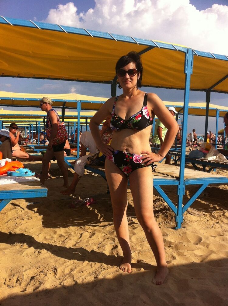  7042377  Julia, 47 ,    