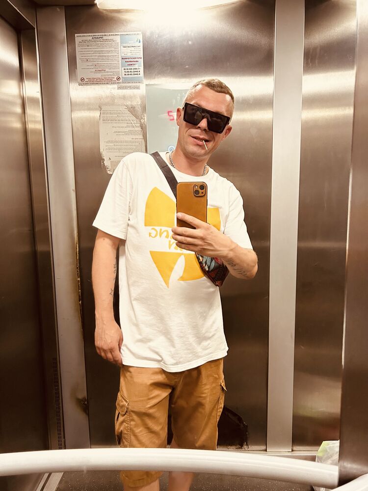  ,   Artem, 37 ,   ,   , c , 