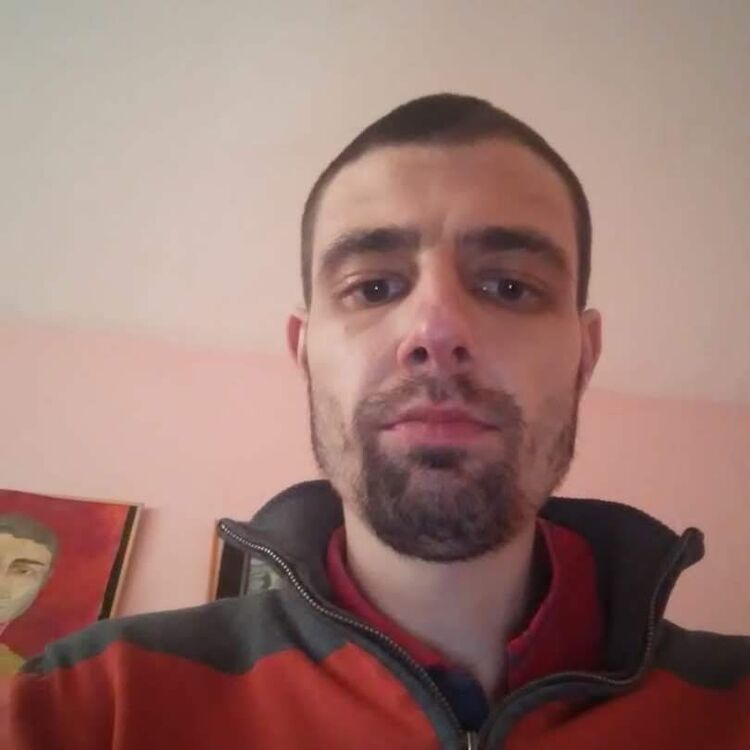  43464397  Kiril, 37 ,    