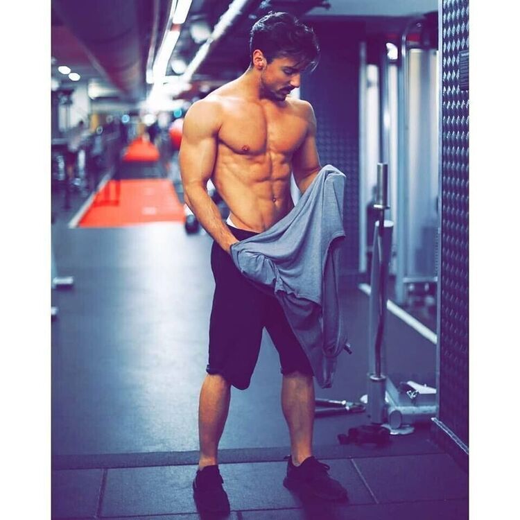  20679327  Shohrux, 29 ,    