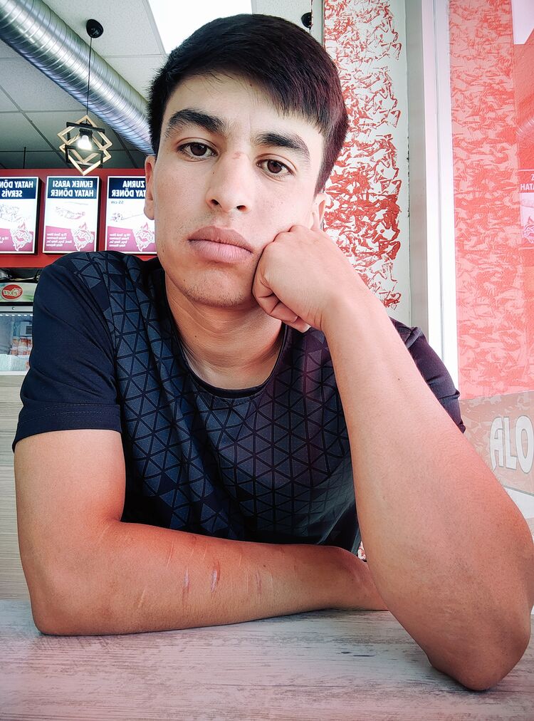  28938497  Mert, 27 ,    