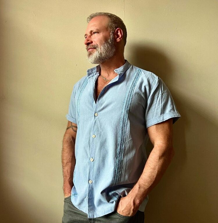  44708307  John, 52 ,    