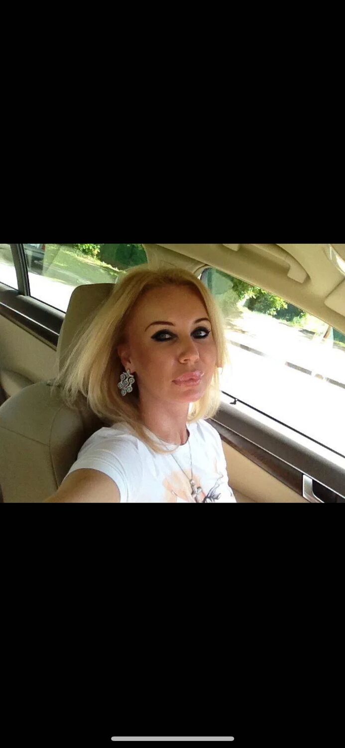  53145927  Sofia, 44 ,    
