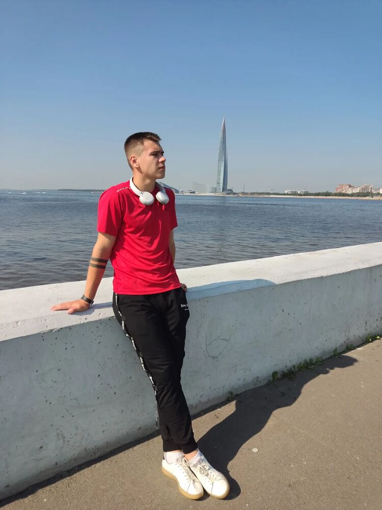  33300647  Andrey, 21 ,    -