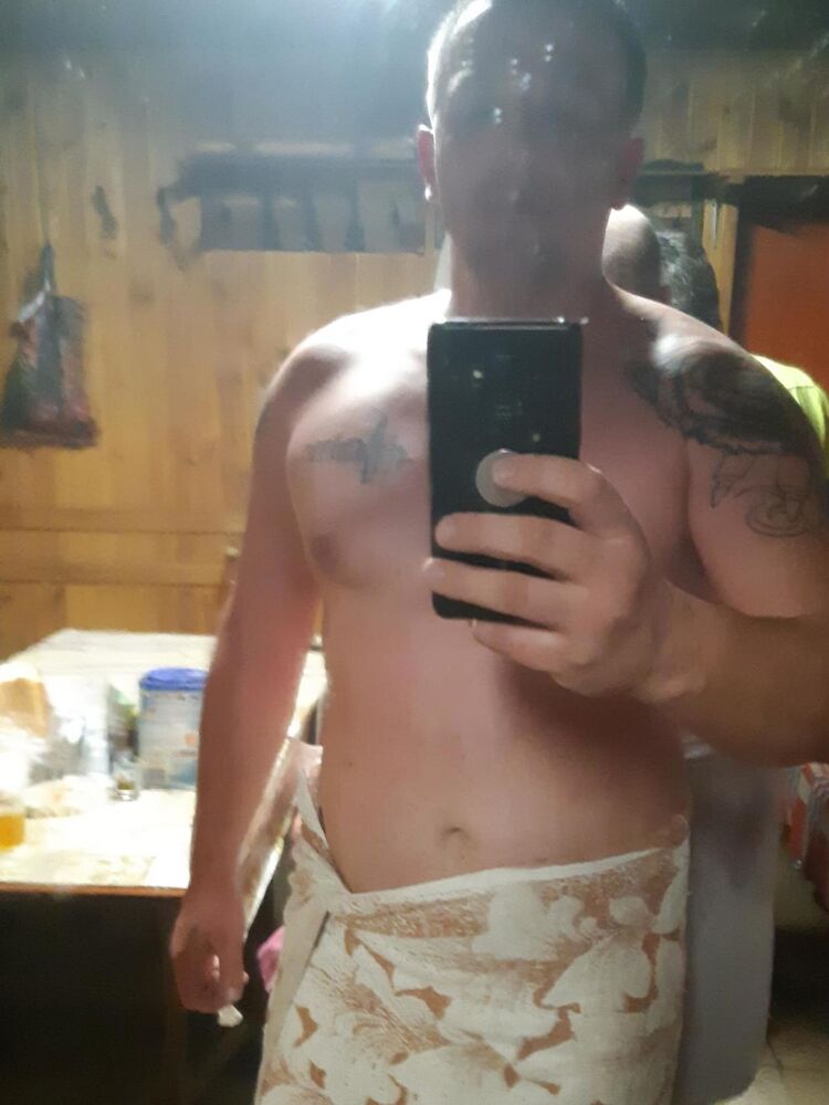  30679597  Alex, 40 ,    