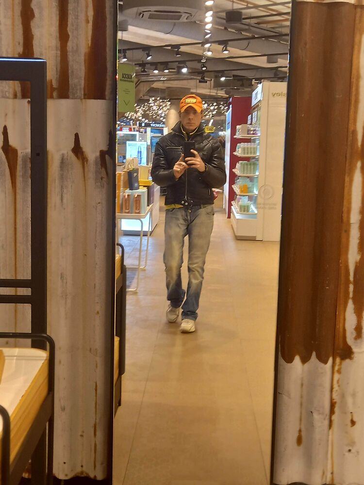  37290097  , 42 ,    -