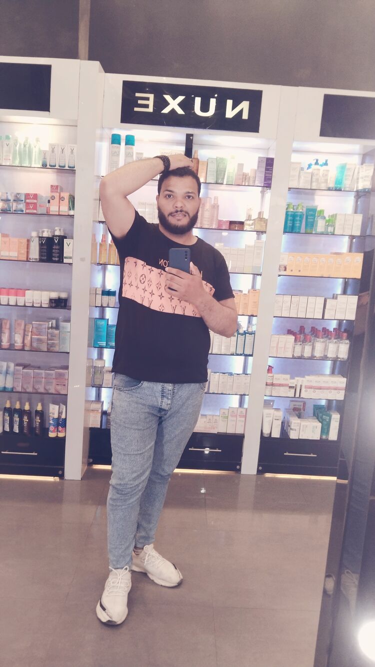  33122297  , 26 ,    Al Ghardaqah