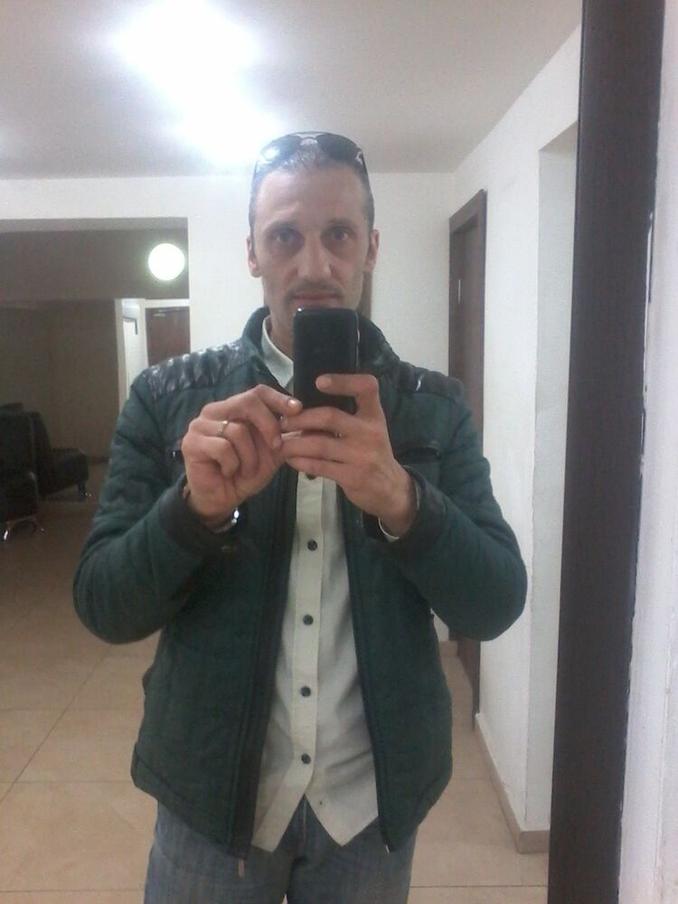  16194367  Paata, 48 ,    