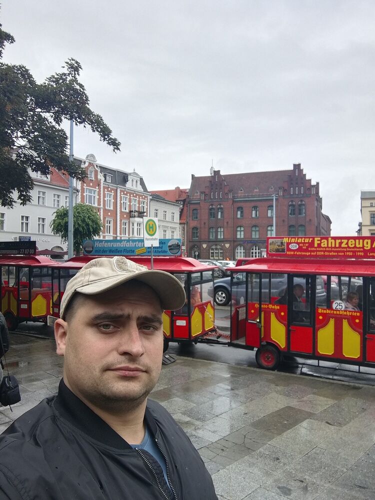  ,   Ilja, 39 ,   ,   , c 