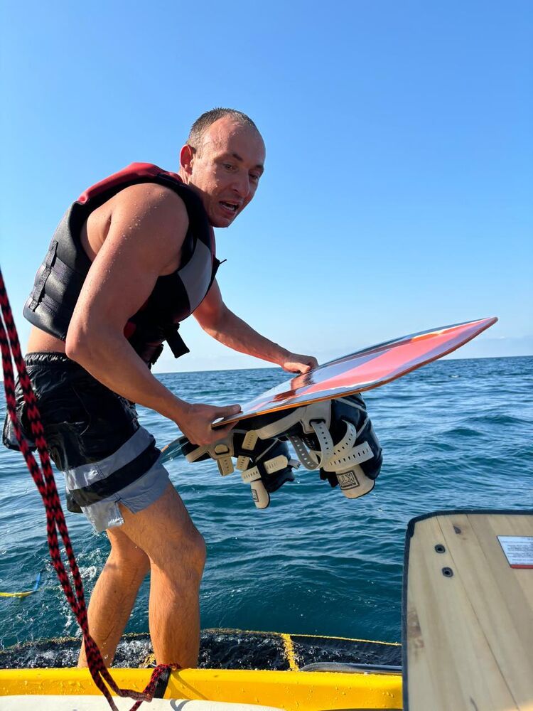  52582117  Alex, 38 ,    