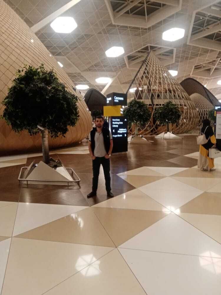  ,   Ruslan, 31 ,   ,   , c , 