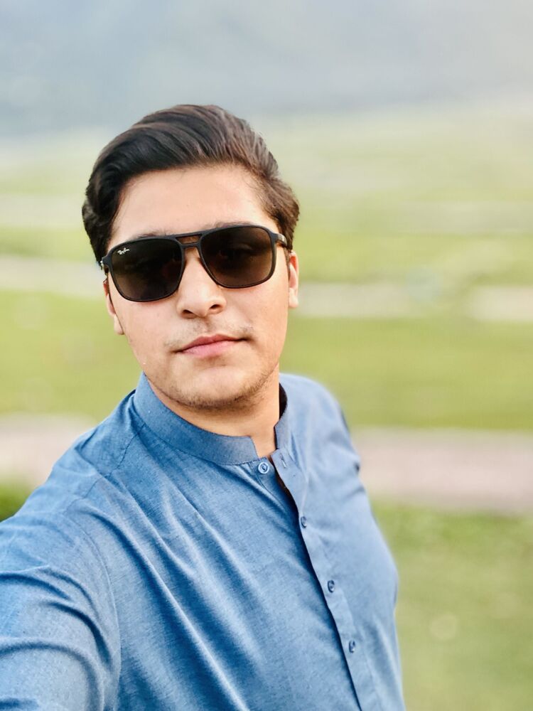  24137207  AHMED KHAN, 24 ,    