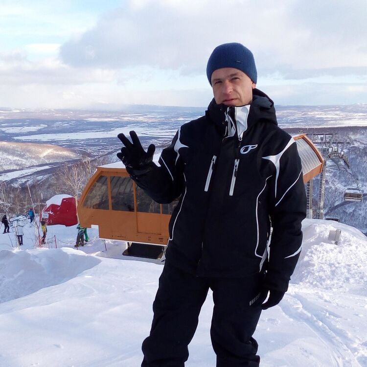  18683077  , 40 ,    -