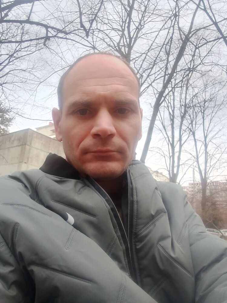  48920367  Aleks, 45 ,    