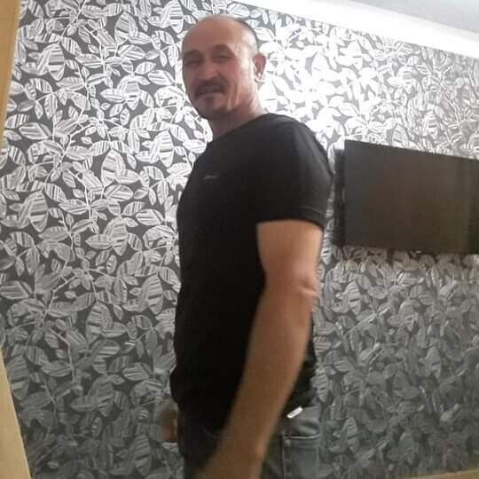  21297447  Rik, 52 ,    
