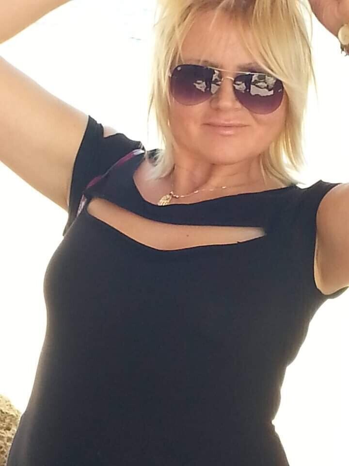  22027647  ELENA, 51 ,    