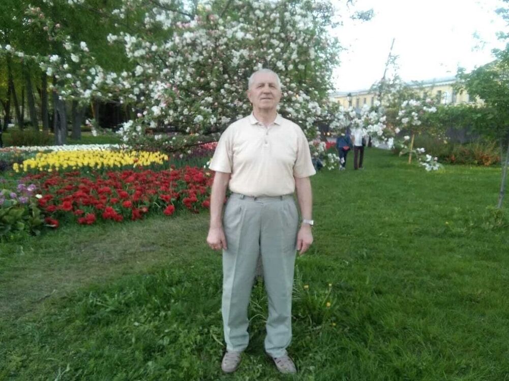  33702057  Gena, 71 ,    -