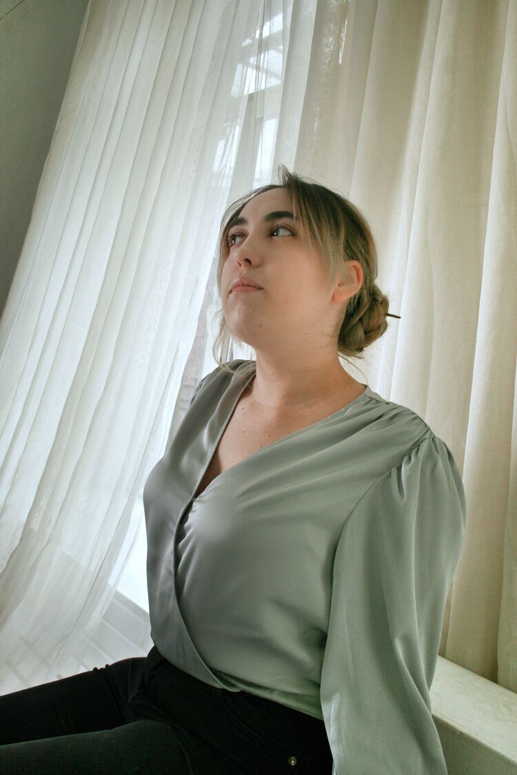  44927727  , 23 ,    -