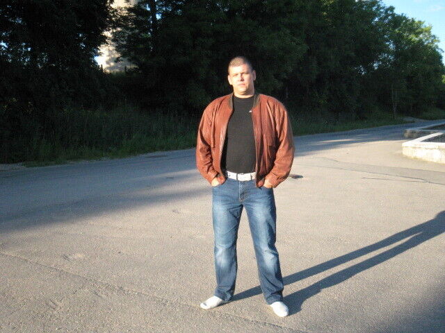  45257137  Jon, 45 ,    