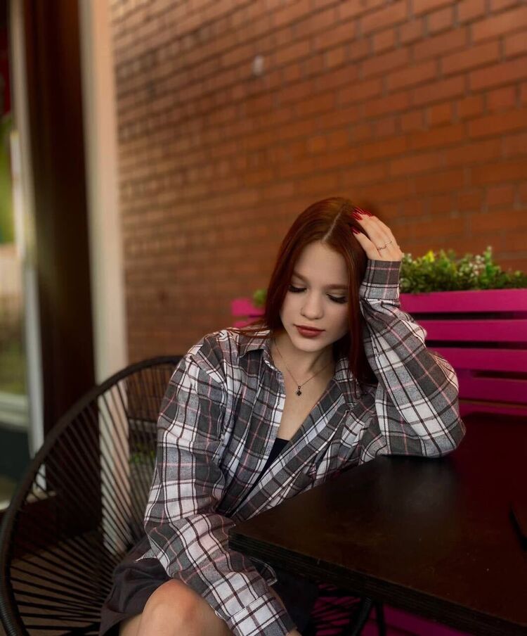  52777587  Sofia, 25 ,    