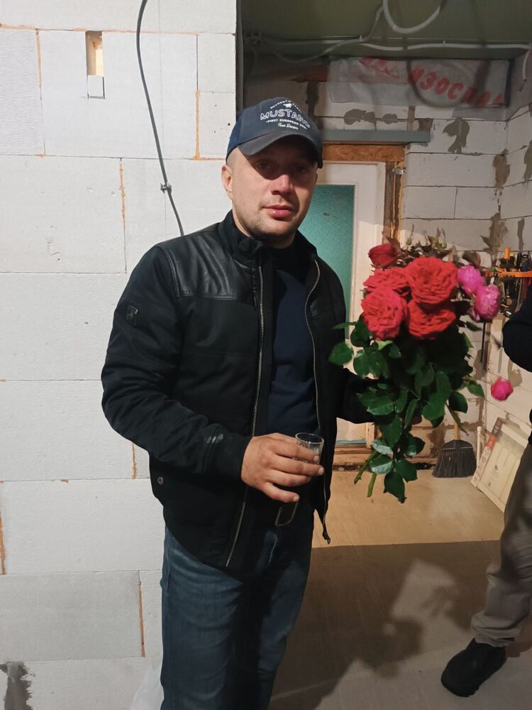  40482827  Alex, 34 ,    