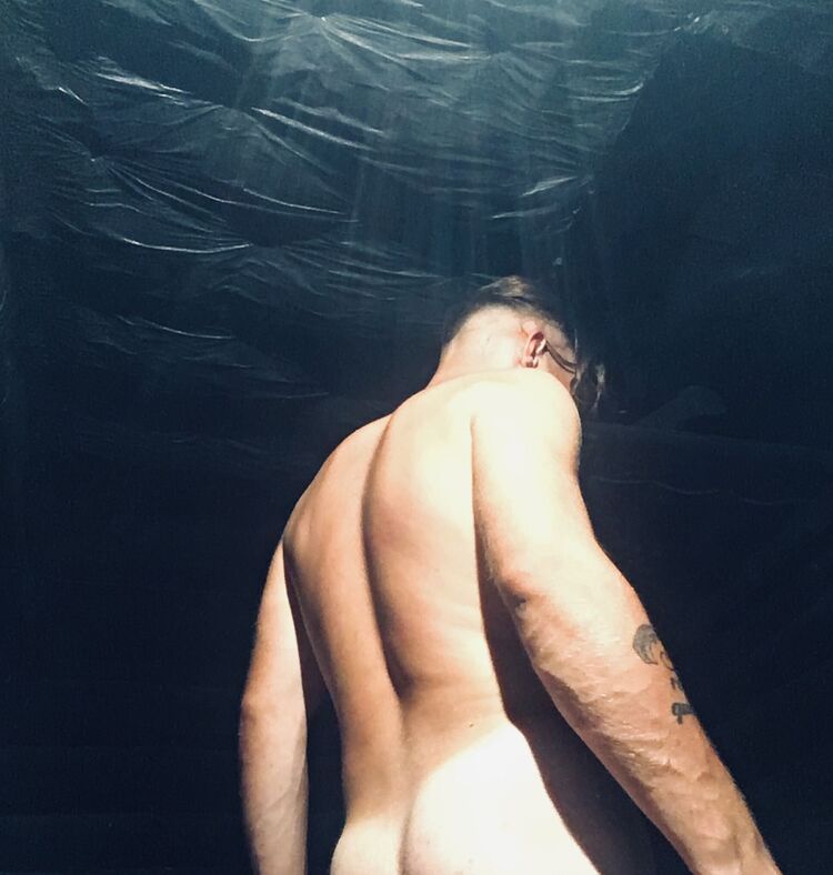  28695127  , 33 ,    