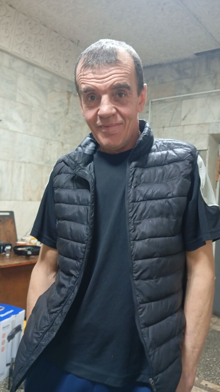  48079587  , 52 ,    