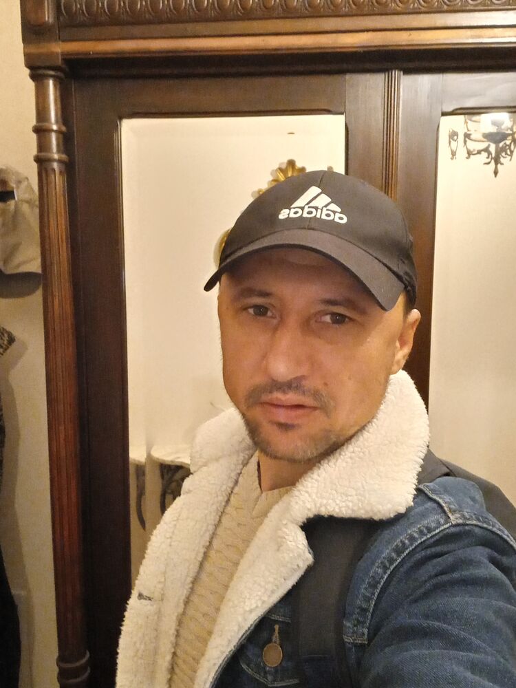 ,   Vlad, 32 ,   ,   
