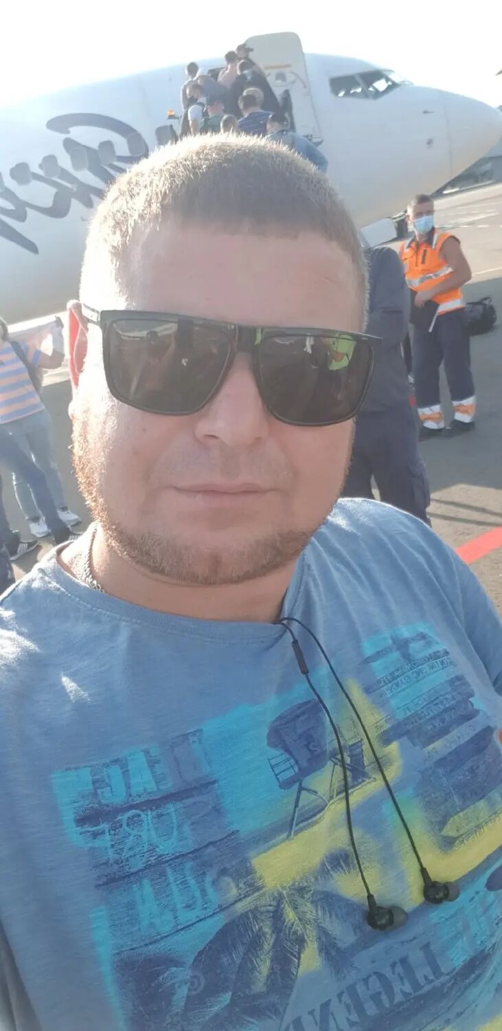  32358827  , 40 ,    