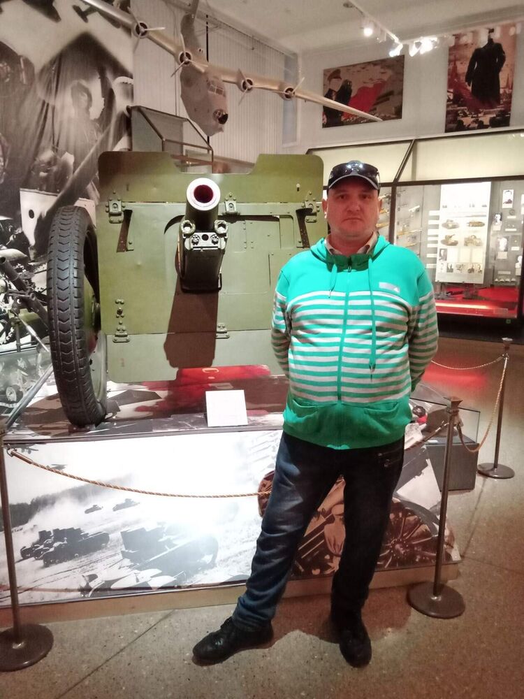  ,   Grigory, 46 ,   ,   