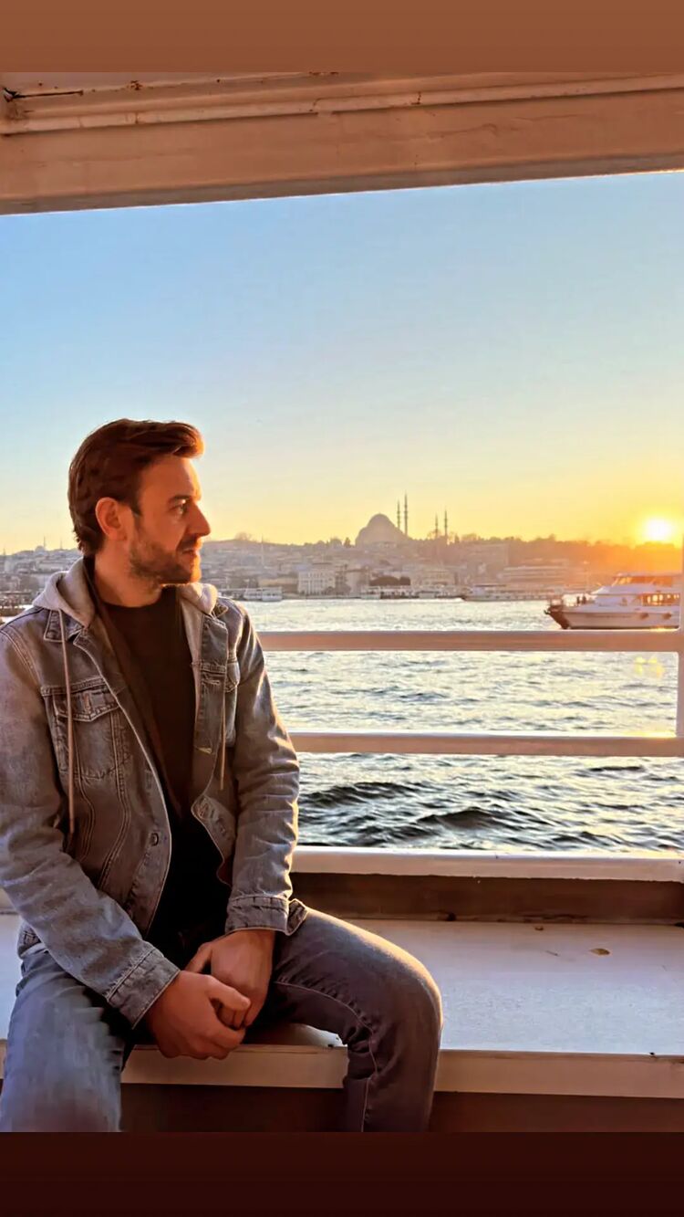  44813457  Ufuk, 31 ,    