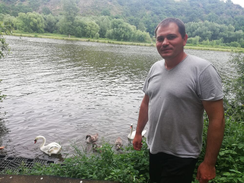  33178127  Vlad, 34 ,    