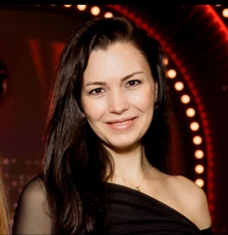  ,   Liliya, 41 ,   c 