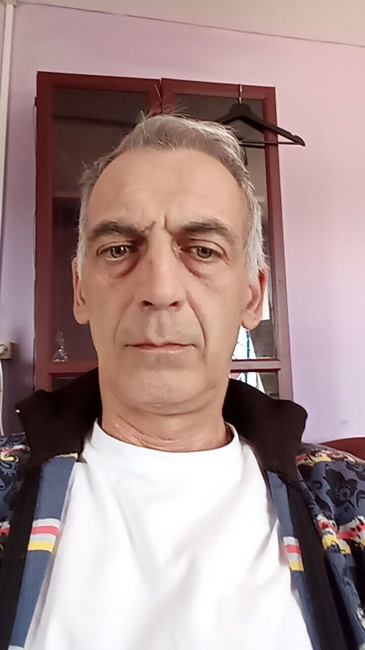  35939287  Maxim, 53 ,    
