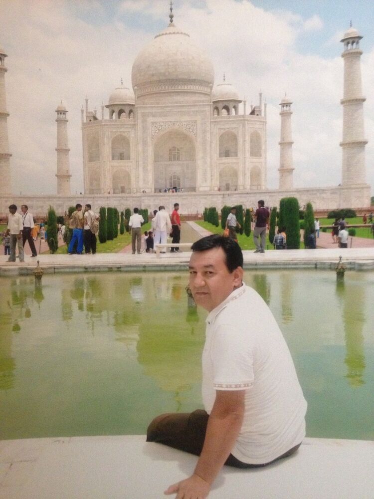  4258947  Kamil, 59 ,    