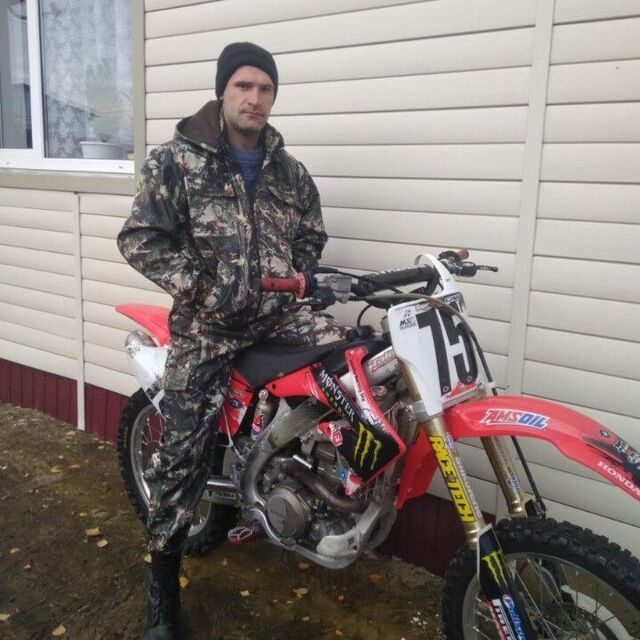  49587967  , 37 ,    