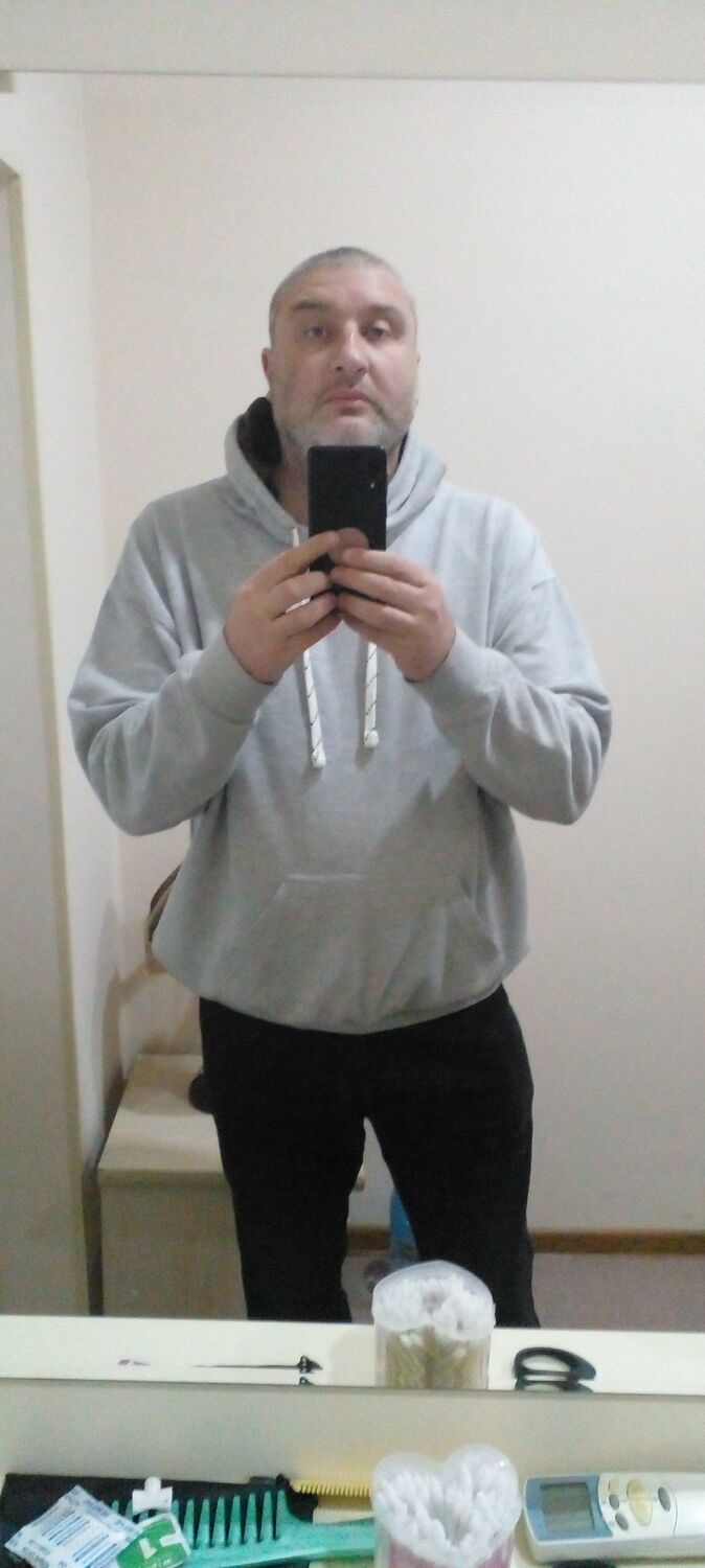  48087527  Nahid, 47 ,    