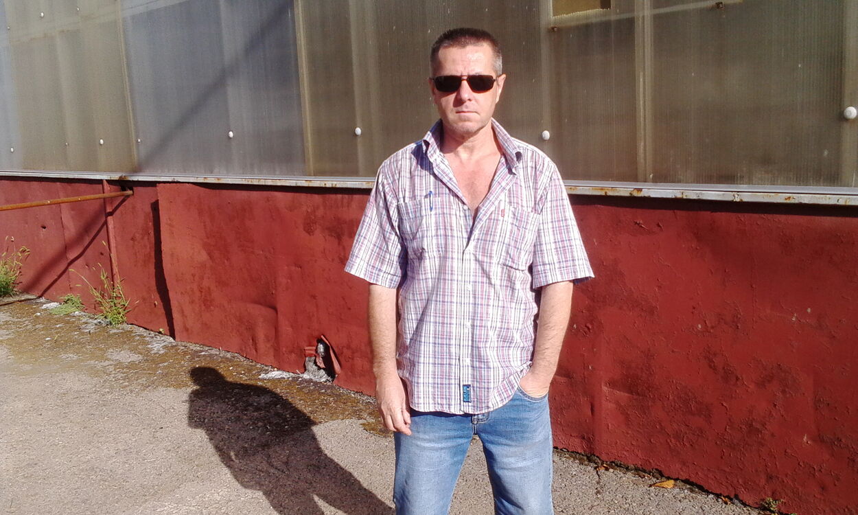  51924077  Valerij, 56 ,    