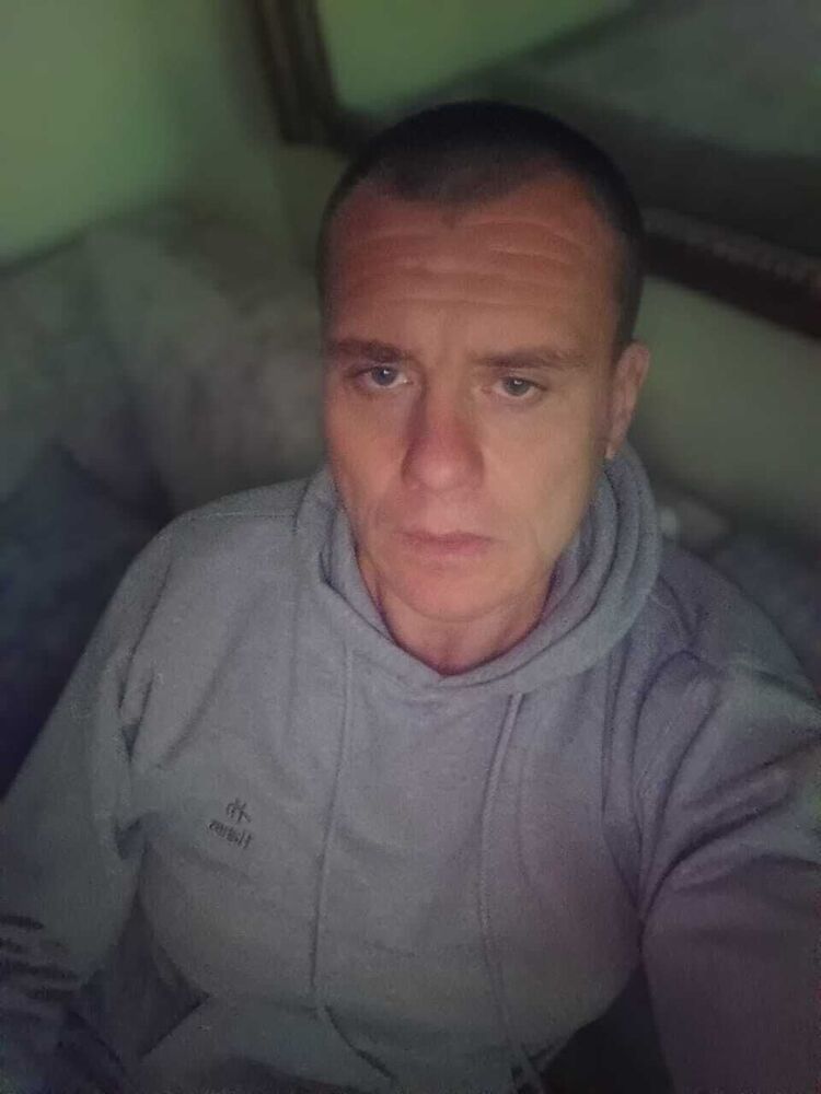  31740567  Giovanni, 48 ,    