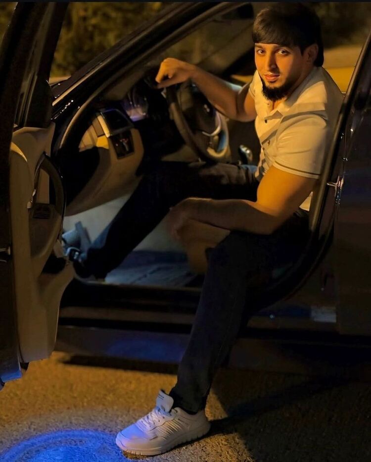  50875377  Rauf, 25 ,    