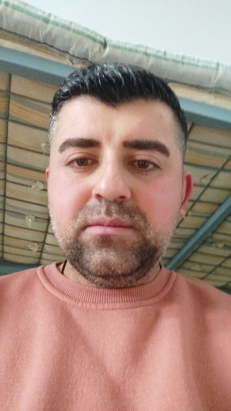  33620547  Ferhat, 35 ,    